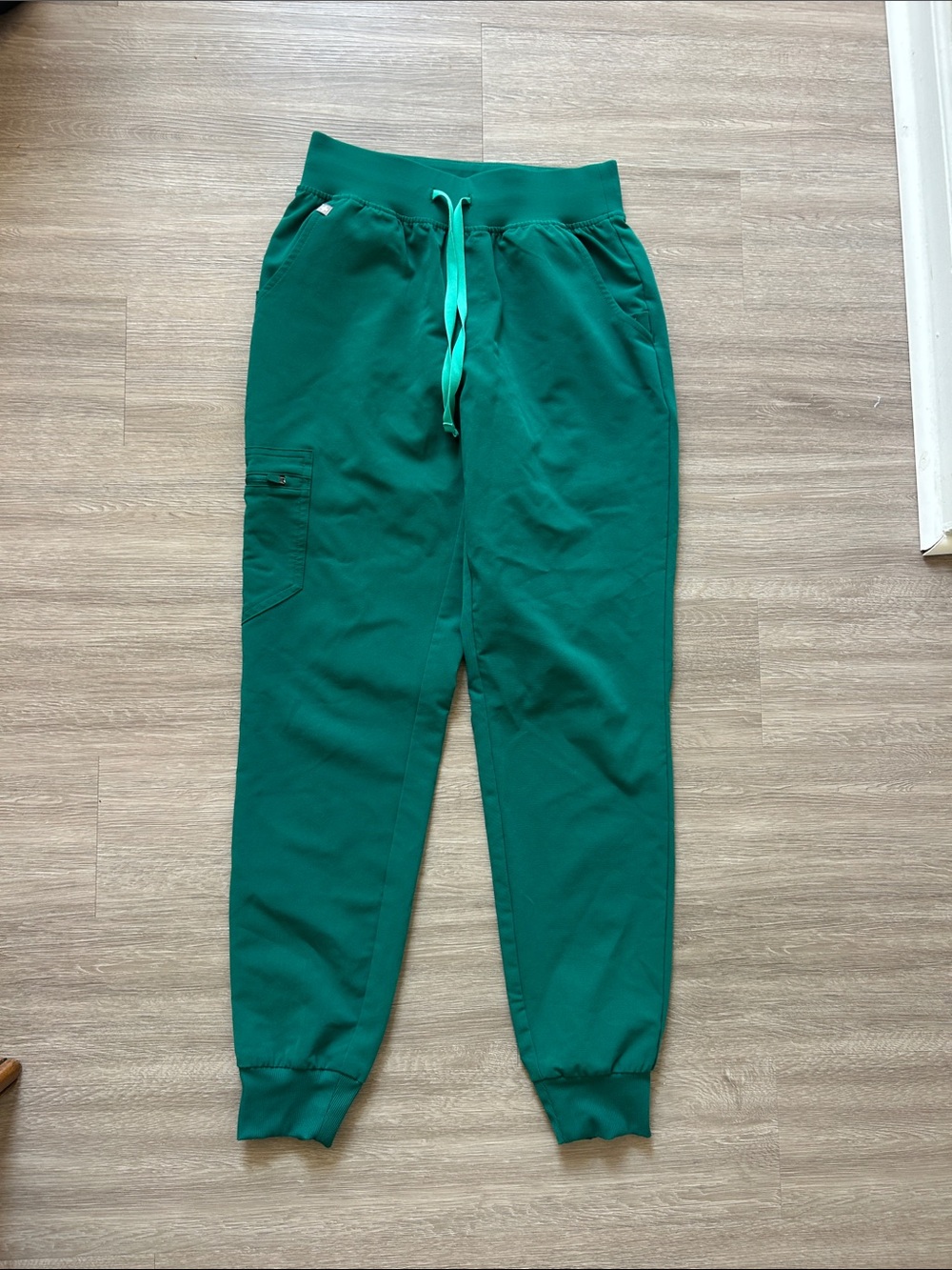 Figs Forrest Green Zamora Jogger Scrub Pants - Picture 2 of 4